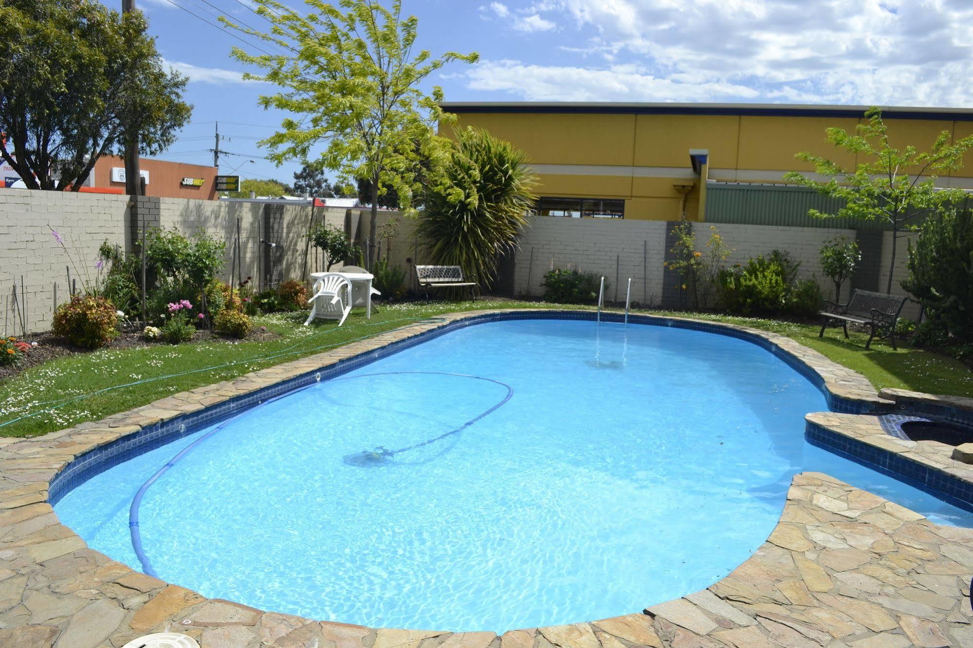 Colac Mid City Motor Inn Exterior photo